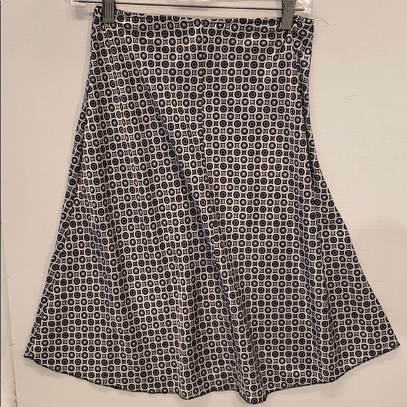 Zokai Skirt - Picture 2 of 4